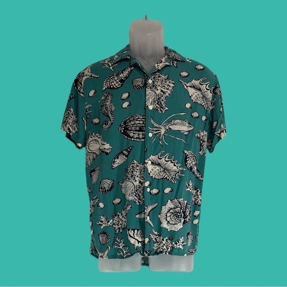 Men’s Original Use Teal Seashell Print Short Sleeve Button Down Shirt Size S - Picture 1 of 8